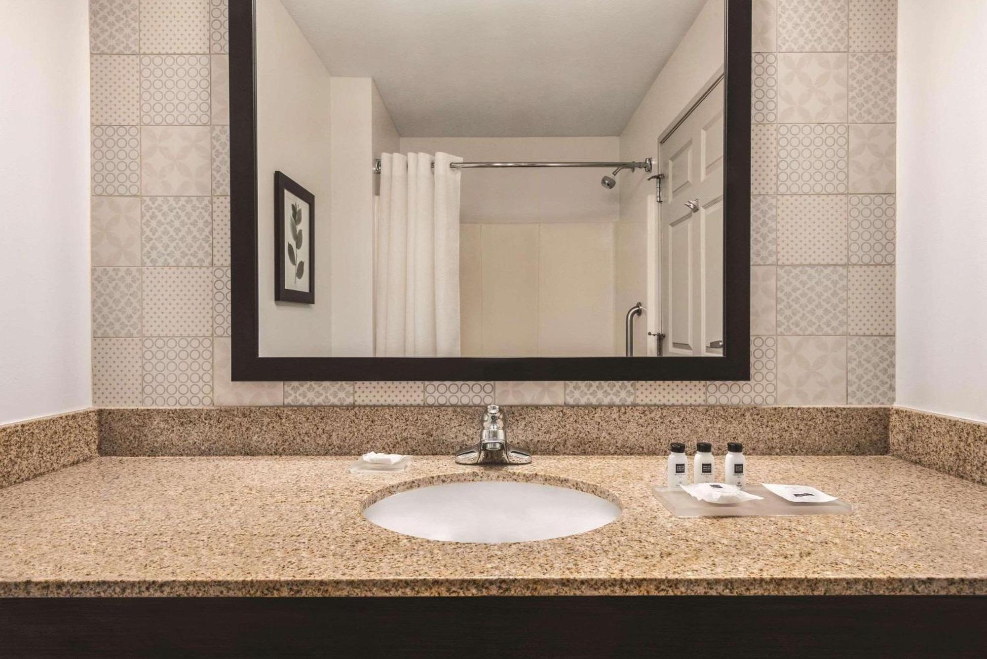 Country Inn & Suites By Radisson, Green Bay East, Wi Exteriér fotografie